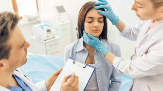 Uniendo la atención médica y la estética: tu camino para convertirte en enfermero/a cosmético/a